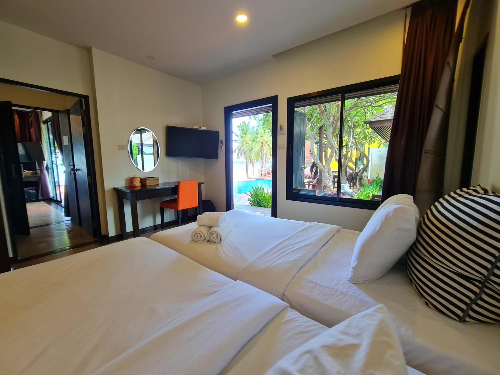 Chidlom Resort Haad Chao Samran Exterior foto