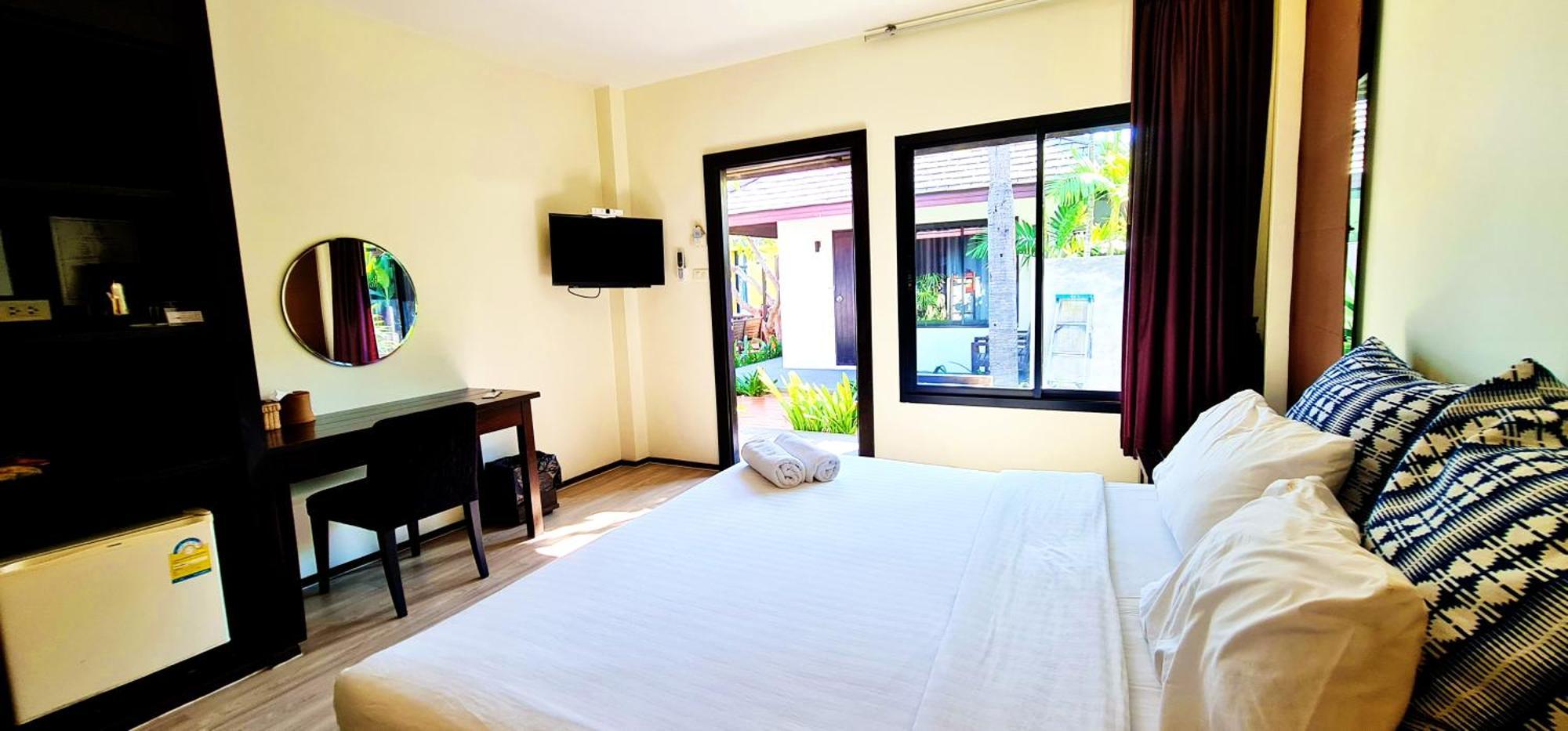 Chidlom Resort Haad Chao Samran Exterior foto